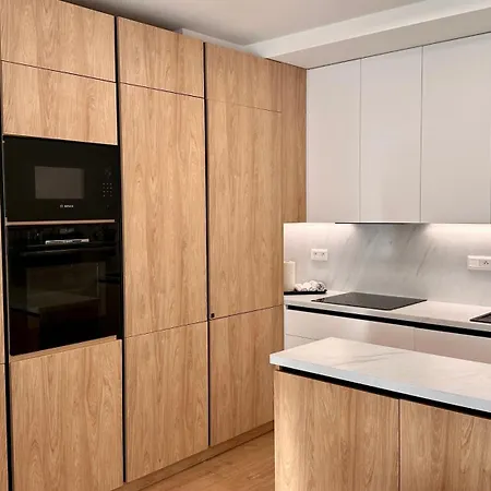 Centrum S Parkovanim * 班斯卡-比斯特里察