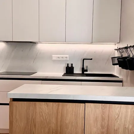 Centrum S Parkovanim * 班斯卡-比斯特里察