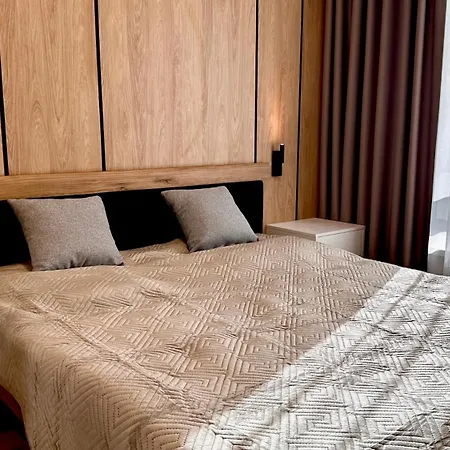 Centrum S Parkovanim * 班斯卡-比斯特里察